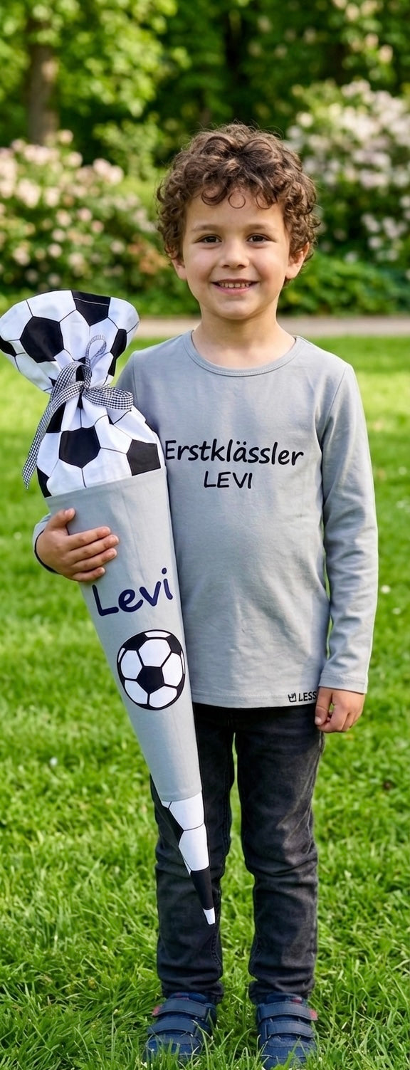 Kind trägt rosa Einschulungsshirt Erstklässlerin Herz von Lessi-Design